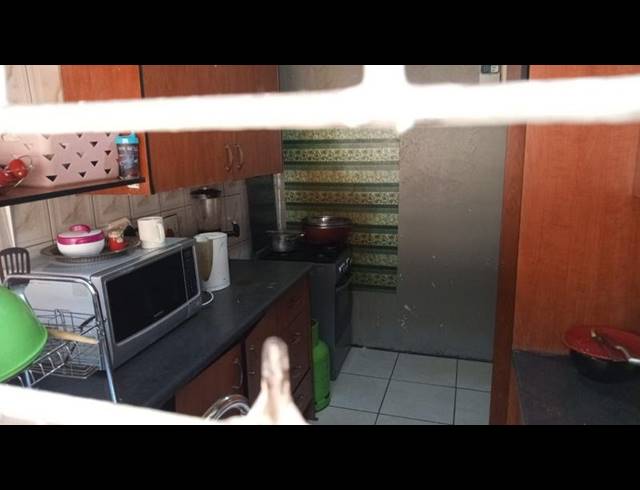 3 BEDROOM APARTMENT FOR SALE IN KEMPTON PARK CENTRAL